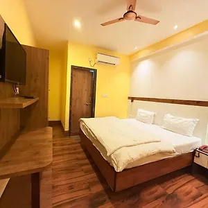 Shivam - Near Kashi Vishwanath Temple With Parking And Lift India