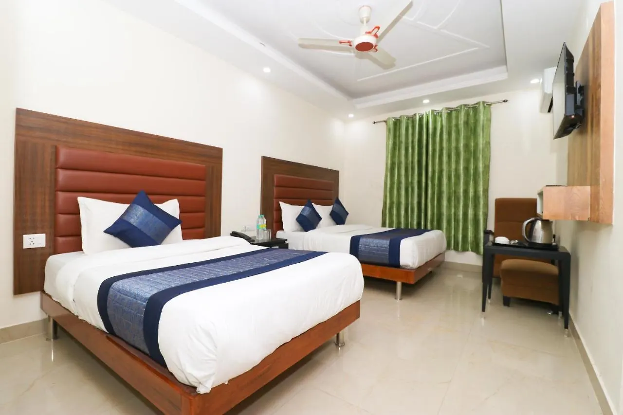 Hotel Belwood Suites - Near New Delhi Airport 3*,
