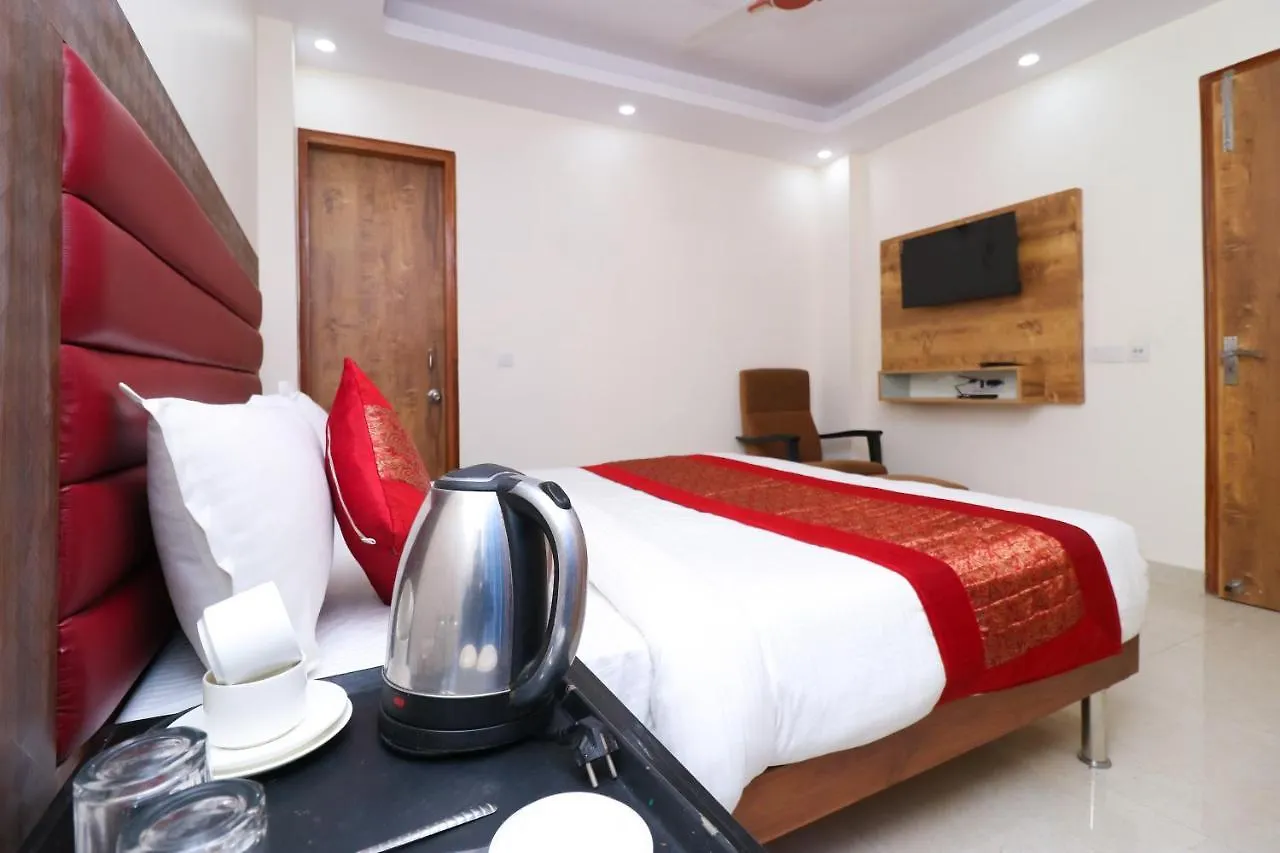 ***  Hotel Belwood Suites - Near New Delhi Airport India