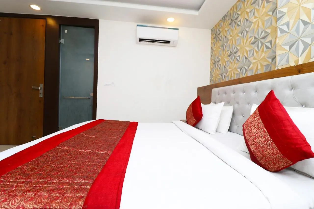 Hotel Belwood Suites - Near New Delhi Airport