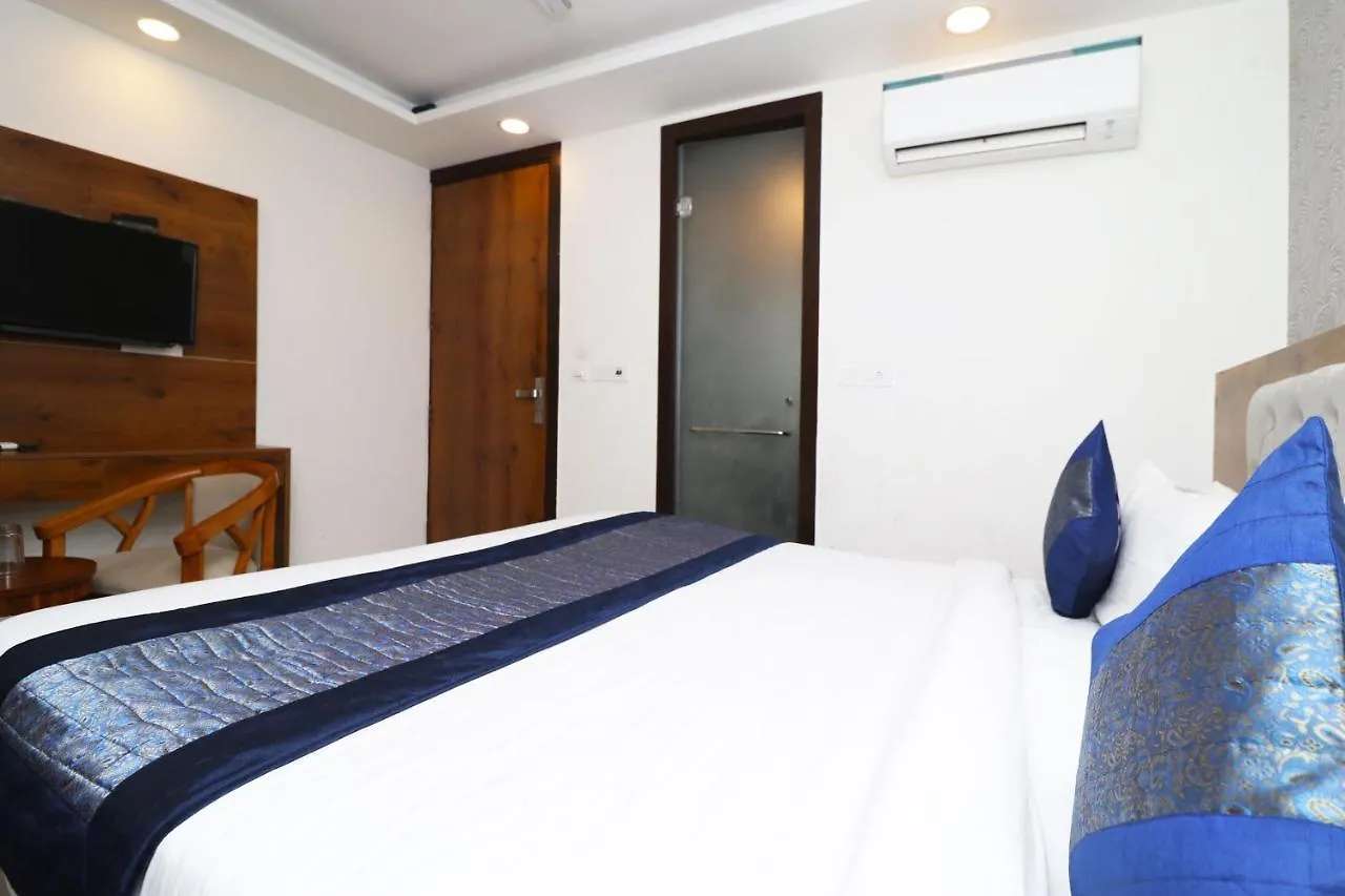 Hotel Belwood Suites - Near New Delhi Airport 3*,