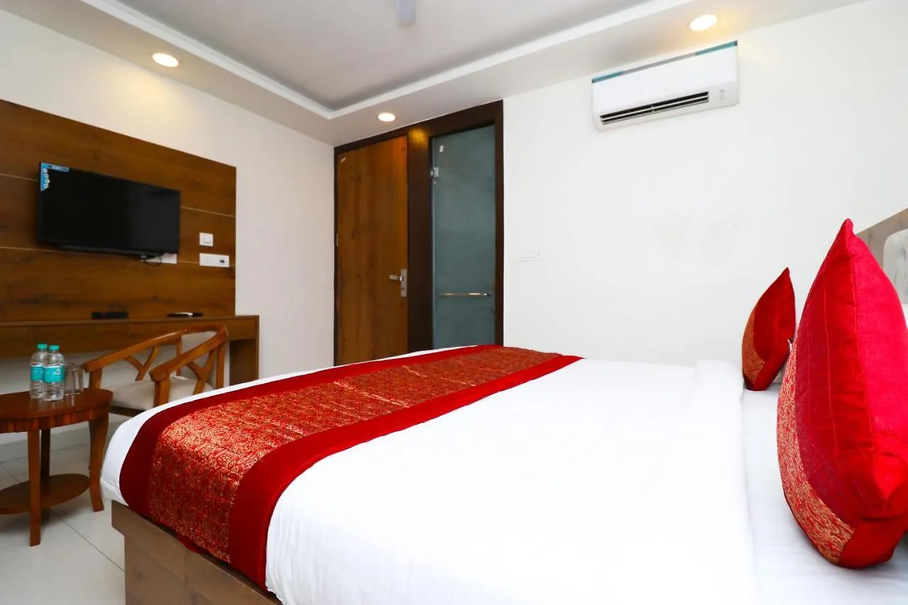 Hotel Belwood Suites - Near New Delhi Airport India