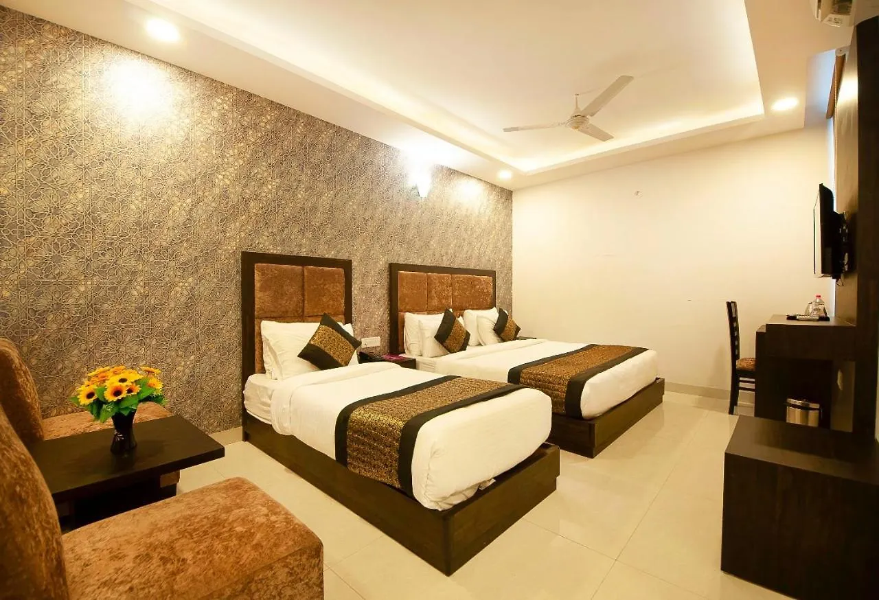 ***  Hotel Belwood Suites - Near New Delhi Airport India